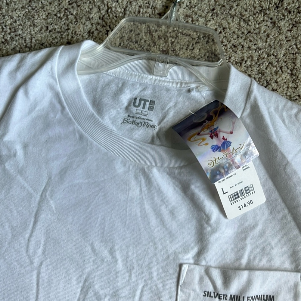 Uniqlo Sailor Moon Graphic T-Shirt - Picture 2 of 5